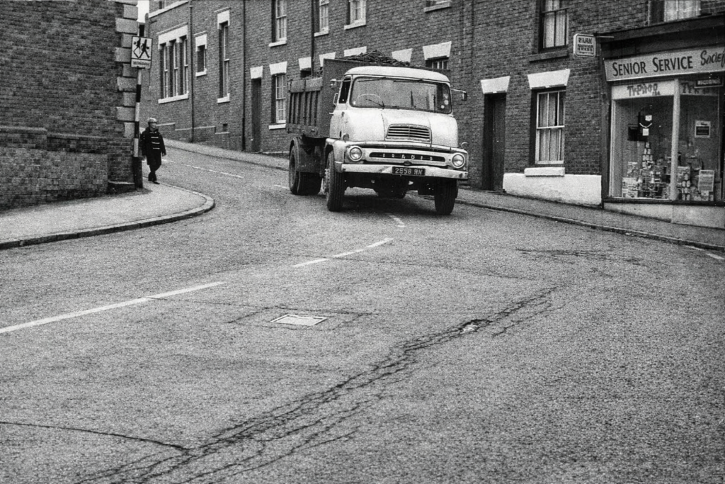 Lorry on Vicarage Street AI